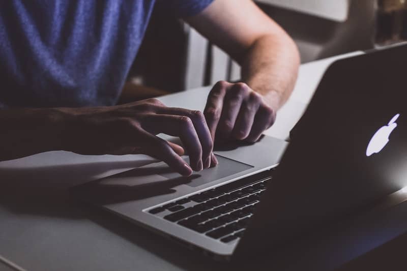 Bazar použitých, prověřených Apple Macbooků a iPhonů za skvělé ceny -  Bazarové MacBooky PRO/AIR